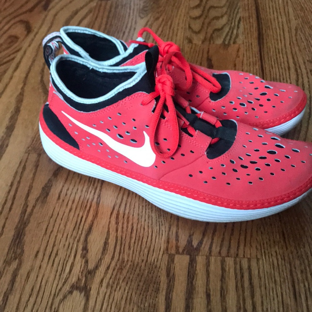 Nike Aeroswift Sneakers